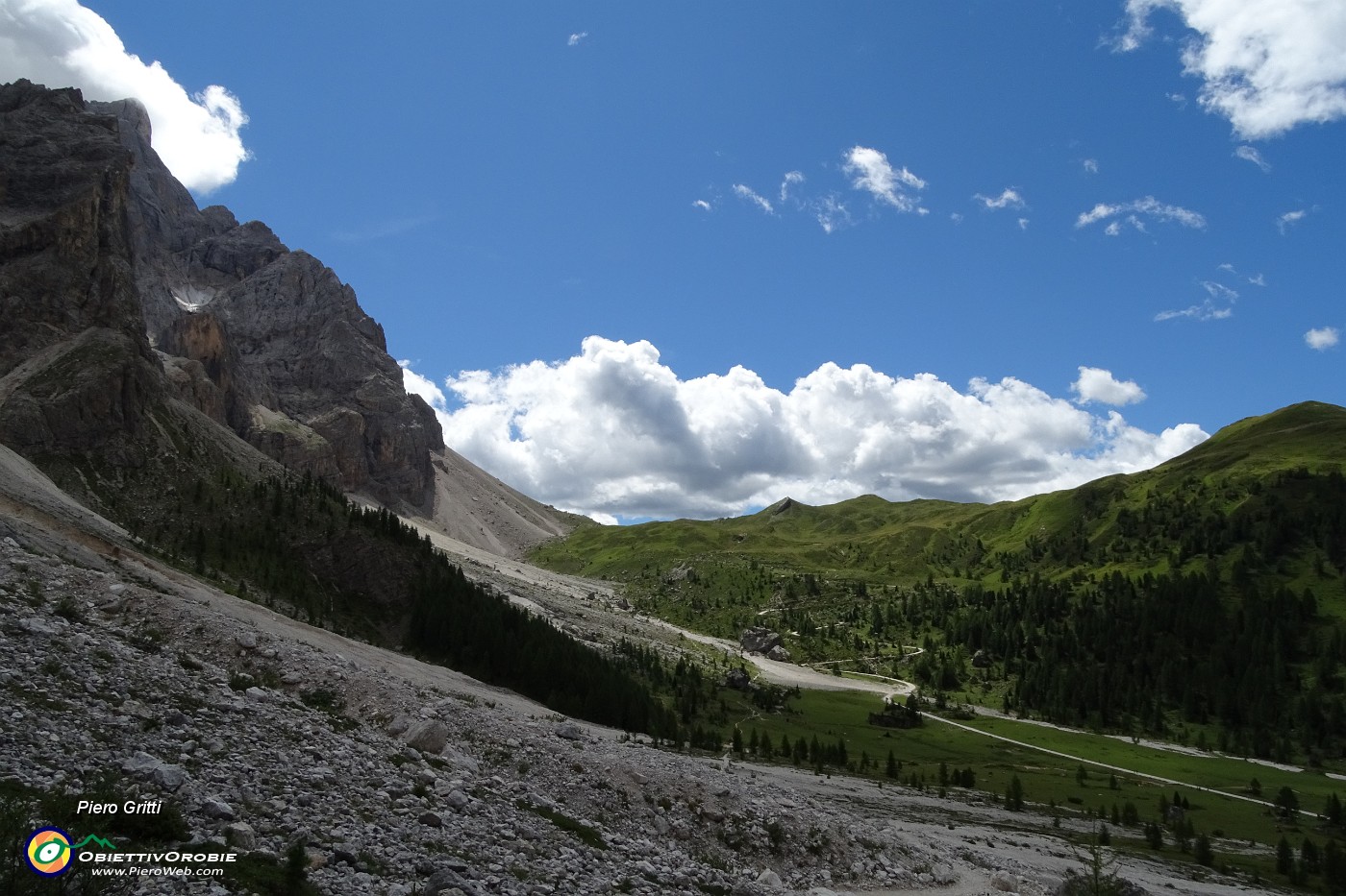 22 Vista salla parte alta della Val Venegia verso  Baita Segantini.JPG